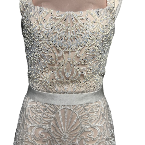 TADASHI SHOJI bridal ivory dress NWT size 4. Absolutely gorgeous. - Picture 2 of 16